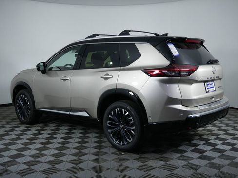 Used 2025 Nissan Rogue Platinum w/ Platinum Premium Package image 6