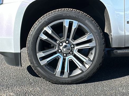 Used 2020 GMC Yukon XL Denali w/ Denali Ultimate Package image 12