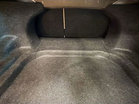 Used 2016 Ford Taurus SE image 18