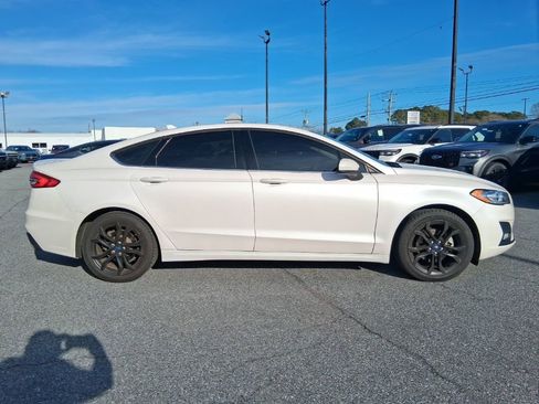 Used 2020 Ford Fusion SE w/ Equipment Group 151A image 4