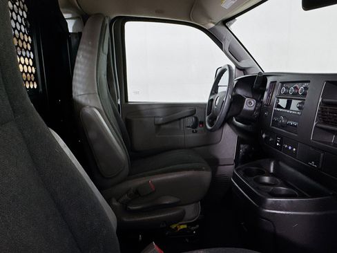 Used 2020 GMC Savana 2500 w/ Driver Convenience Package RWD image 21