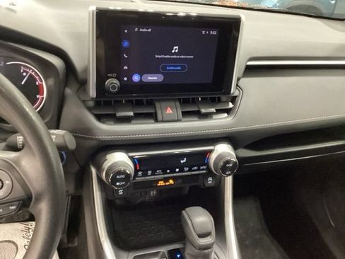 Used 2025 Toyota RAV4 XLE AWD/4WD image 9
