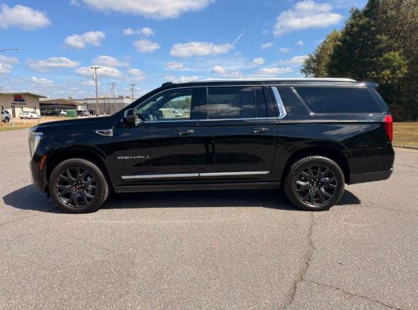 Used 2025 GMC Yukon XL Denali w/ Sun & Power Step Package AWD/4WD image 11