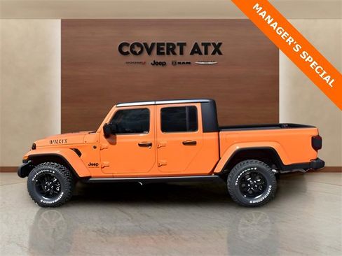 New 2025 Jeep Gladiator Willys image 2