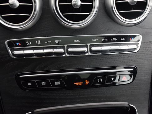 Used 2022 Mercedes-Benz GLC 300 image 27