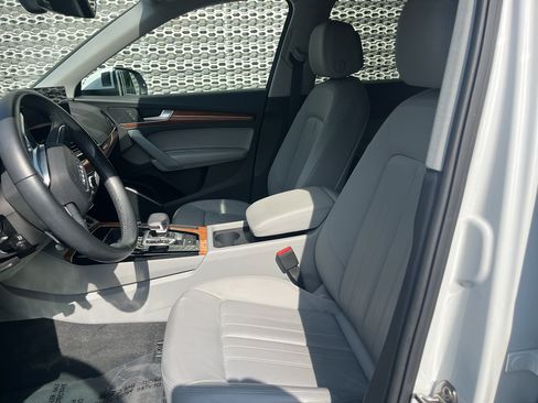 Used 2023 Audi Q5 2.0T Premium w/ Convenience Package AWD/4WD image 15