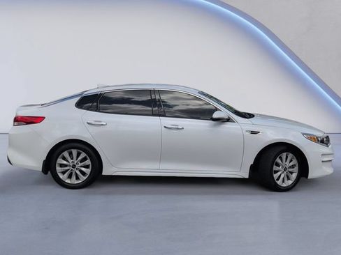 Used 2017 Kia Optima EX FWD image 3
