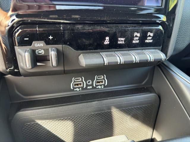 New 2026 RAM 2500 Big Horn AWD/4WD image 40