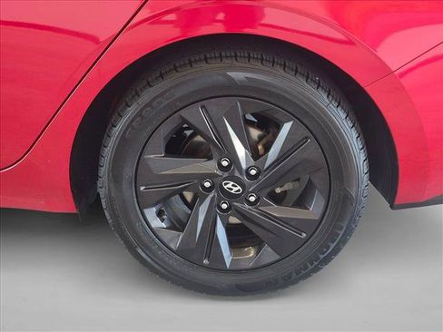 Used 2021 Hyundai Elantra SEL w/ Convenience Package FWD image 19