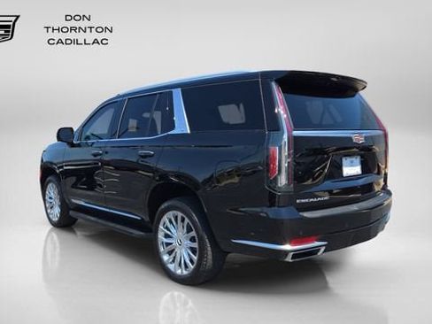Used 2024 Cadillac Escalade Premium Luxury AWD/4WD image 3