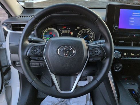 Certified 2023 Toyota Venza LE image 18