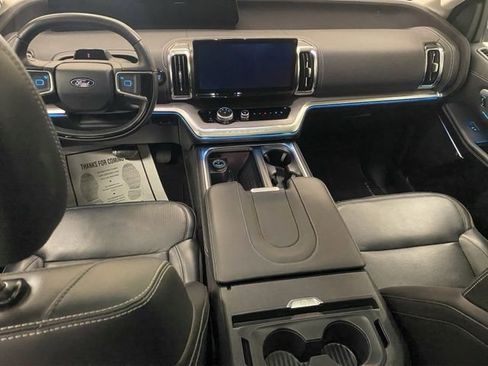 Used 2025 Ford Expedition Max Platinum AWD/4WD image 14