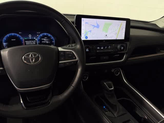 Used 2024 Toyota Grand Highlander AWD image 24