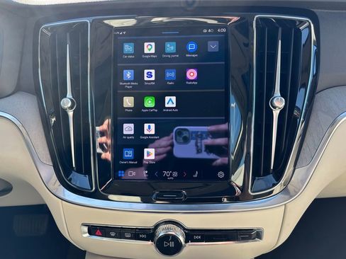 Used 2023 Volvo S60 B5 Plus w/ Climate Package image 9