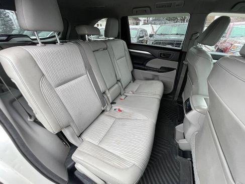 Used 2014 Toyota Highlander Plus AWD/4WD image 34