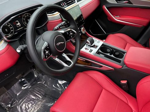 Used 2025 Jaguar F-PACE R-Dynamic S AWD/4WD image 4