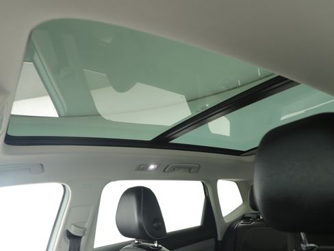 Used 2022 Volkswagen Taos SE image 18