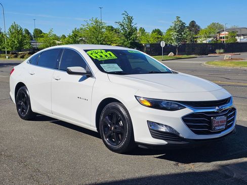 Used 2024 Chevrolet Malibu LT FWD image 3