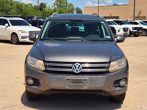 Used 2022 Volkswagen Taos S FWD image 2