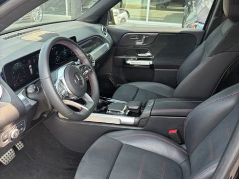 Used 2023 Mercedes-Benz GLB 250 w/ AMG Line image 7