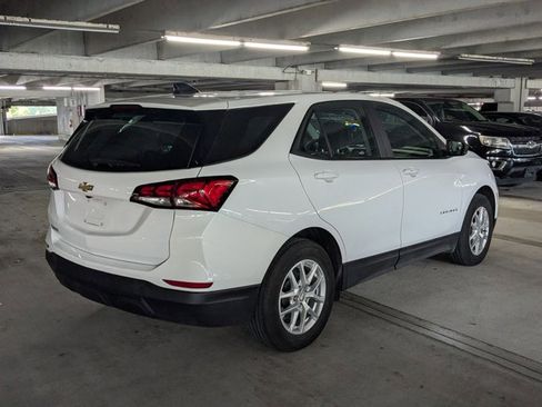 Used 2023 Chevrolet Equinox LS FWD image 5