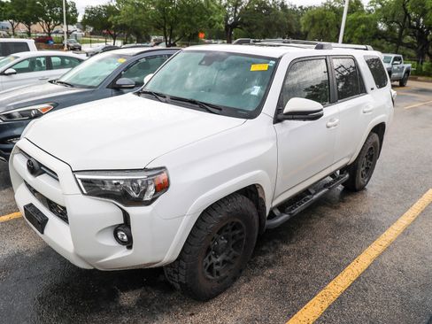 Used 2023 Toyota 4Runner SR5 Premium w/ Moonroof Package RWD image 3