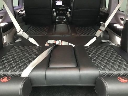 Used 2023 GMC Savana 2500 image 9