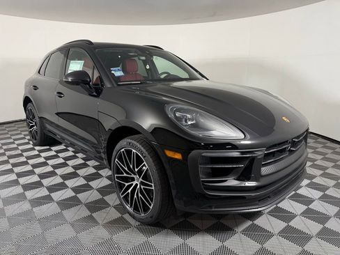 Certified 2025 Porsche Macan S image 9