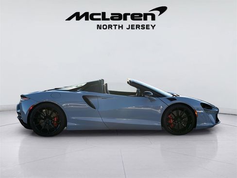Used 2025 McLaren Artura Spider image 24