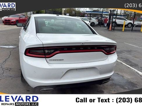 Used 2022 Dodge Charger SXT w/ Leather Interior Group RWD image 6