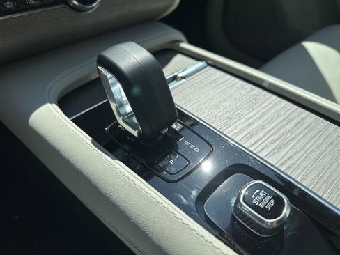 Certified 2023 Volvo XC90 B5 Plus w/ Protection Package Premier image 20