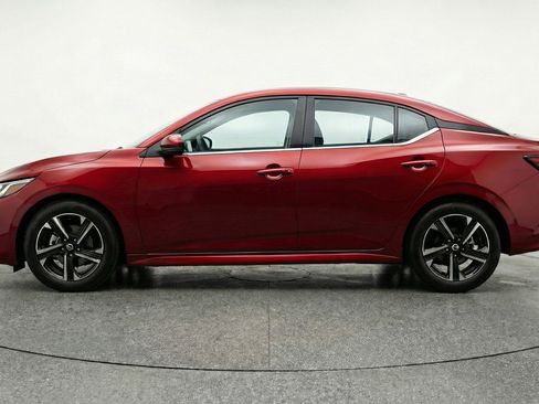 Used 2025 Nissan Sentra SV image 3