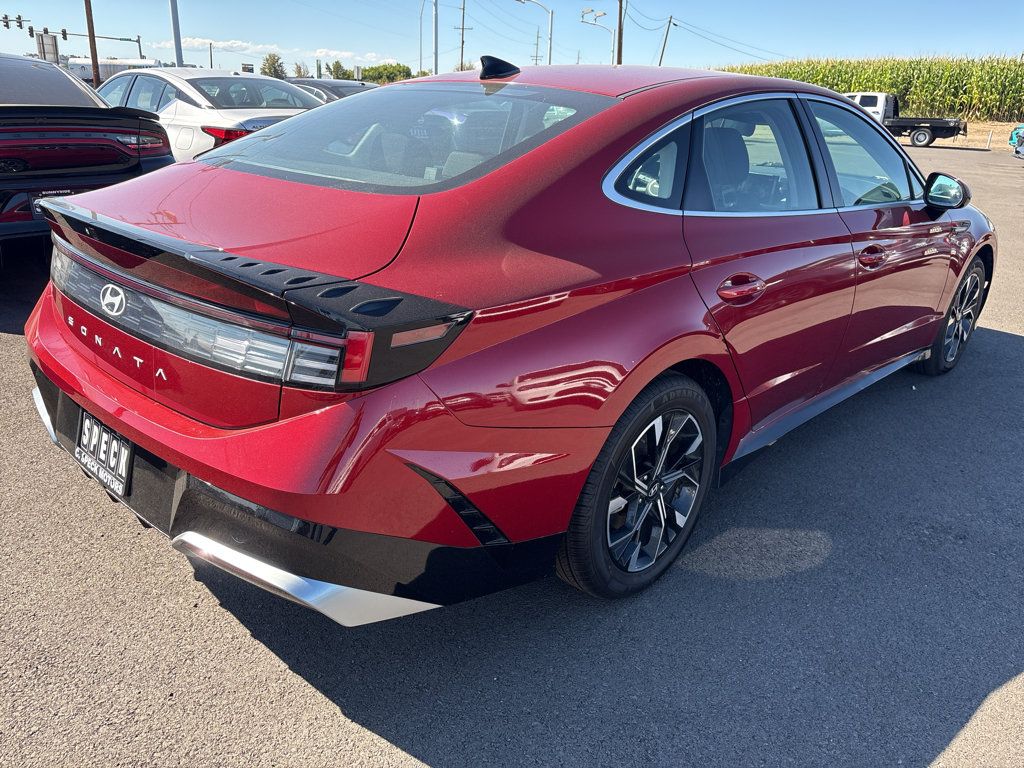 Used 2024 Hyundai Sonata SEL FWD image 17