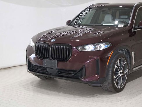 Certified 2025 BMW X5 xDrive50e image 2
