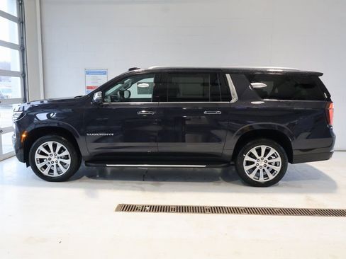 New 2025 Chevrolet Suburban Premier image 7
