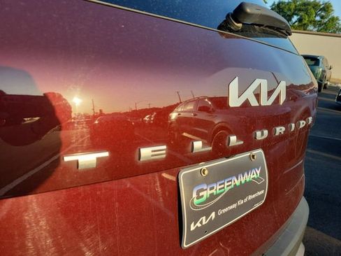 Used 2022 Kia Telluride EX w/ EX Premium Package AWD/4WD image 38