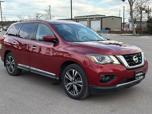 Used 2017 Nissan Pathfinder Platinum image 9