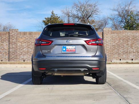 Used 2022 Nissan Rogue Sport SV image 7