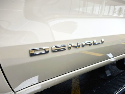 New 2026 GMC Canyon Denali image 27