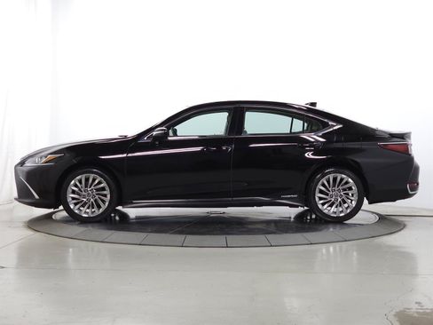 Used 2021 Lexus ES 300h w/ Accessory Package 2 FWD image 4
