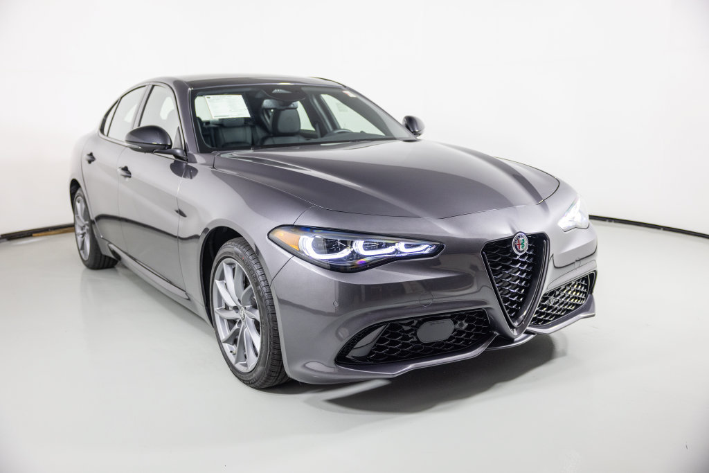 New 2026 Alfa Romeo Giulia AWD image 3