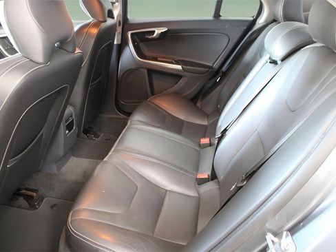 Used 2017 Volvo S60 T5 Dynamic image 19