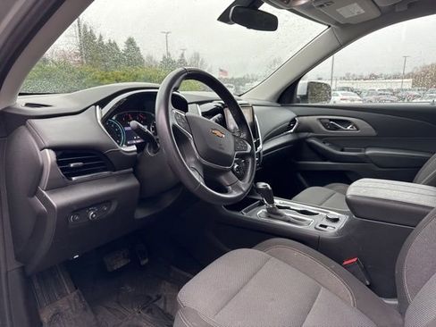 Used 2020 Chevrolet Traverse LT image 6