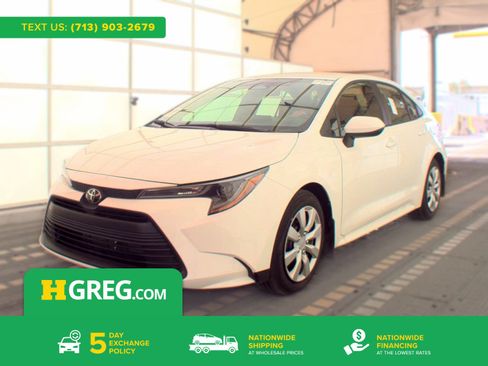 Used 2025 Toyota Corolla LE FWD image 1