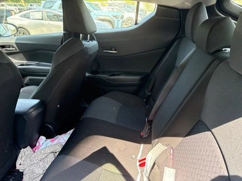 Used 2020 Toyota C-HR LE FWD image 10