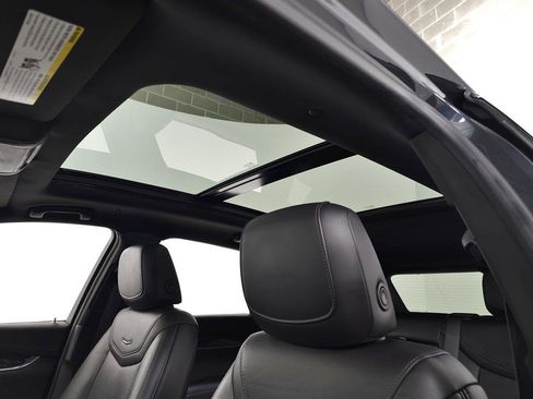 Used 2021 Cadillac XT5 Premium Luxury image 18