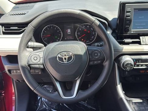 Used 2021 Toyota RAV4 XLE Premium FWD image 20