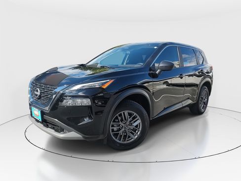 Used 2023 Nissan Rogue S image 1