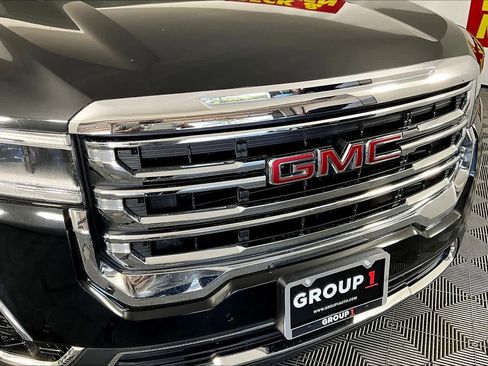 Used 2023 GMC Acadia SLT image 29