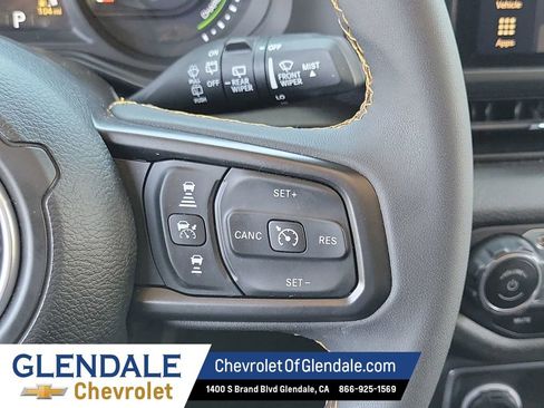 Used 2024 Jeep Wrangler Unlimited AWD/4WD image 31